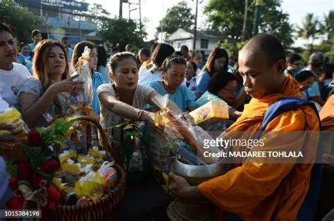  Queen Sirikit's Tears: How Thai Folklore Explores Loss, Love, and the Cycle of Nature!